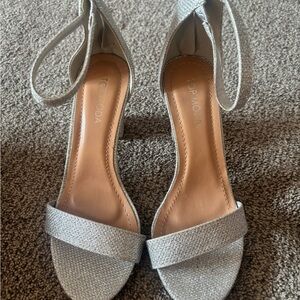 TOP Moda Glittering Silver Heels